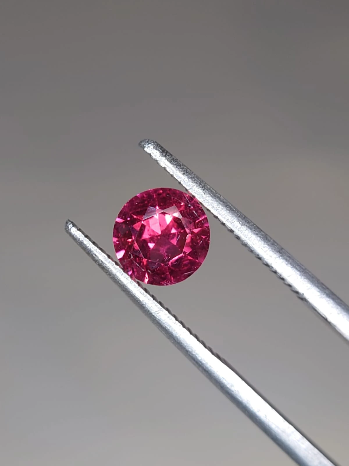 0.89ct natural Malaya Garnet Round Cut From — view 4